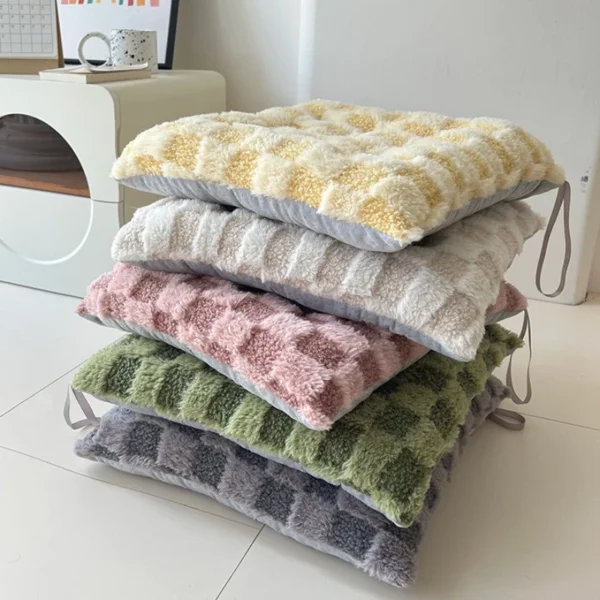 เบาะรองนั่งหนานุ่มนั่งสบาย เบาะผ้ากำมะหยี่ สีน่ารักมาก มี 5 สี ขายยกโหล 12 ชิ้น